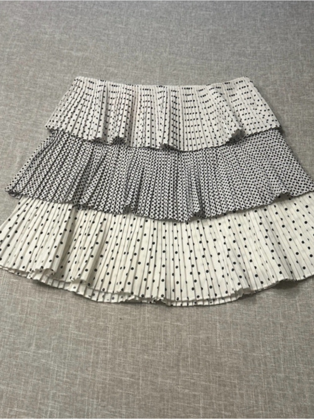 Women's Tiered Pleated Polka Dot Mini Skirt - White/Black
